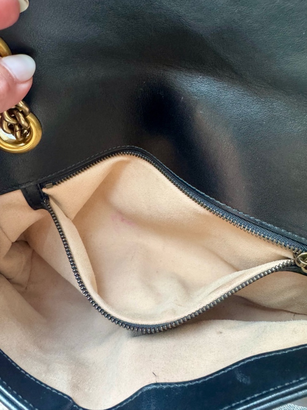 Gucci Marmont Matelassé Black Leather Shoulder Bag, Antique Gold Chain - Picture 3 of 11